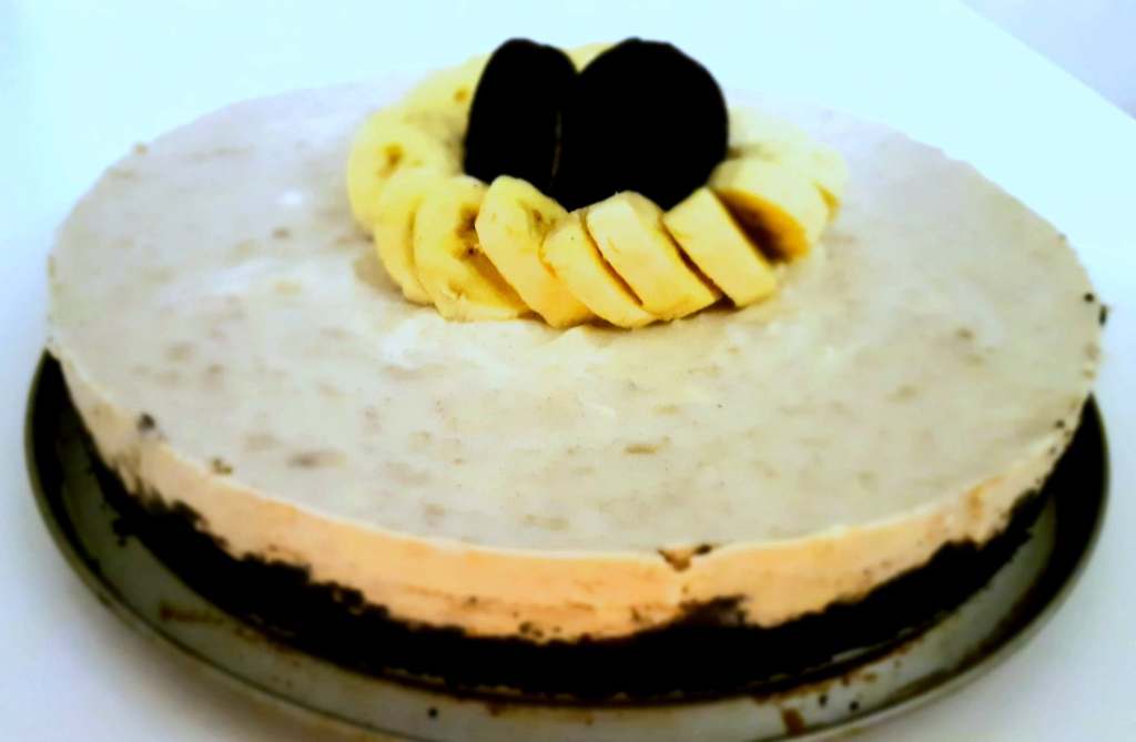 Photo de cheesecake à la banane avec oreo par dessus