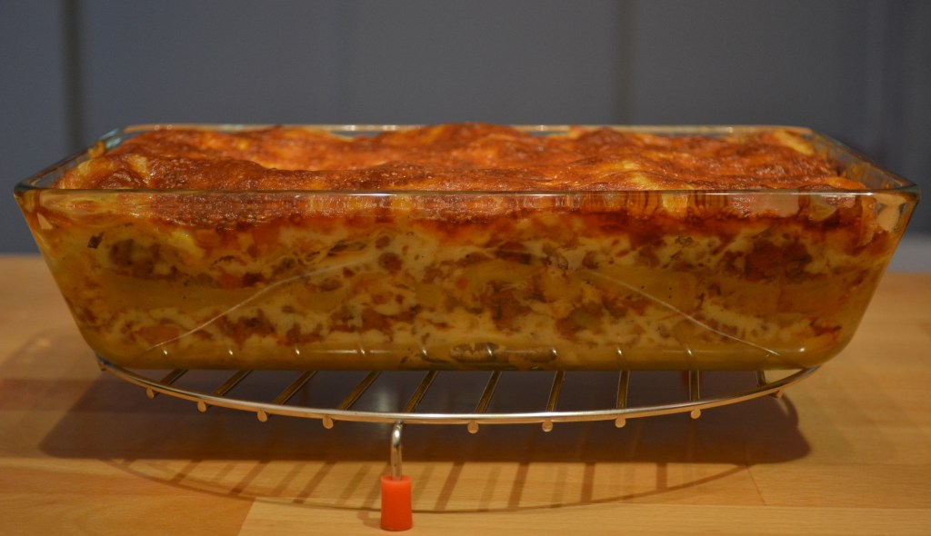 Photo plan large de lasagne à la bolognaise