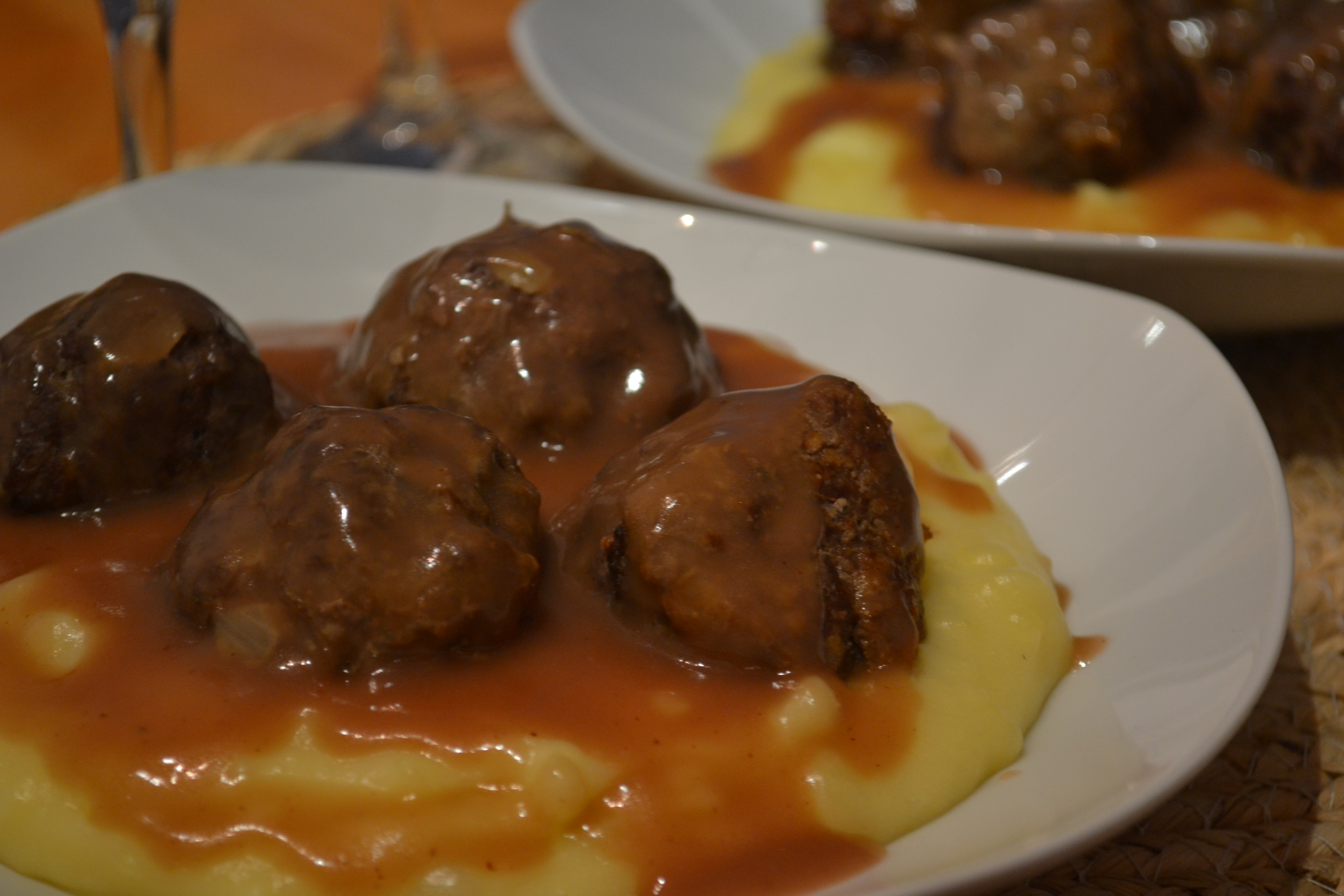 boulettes de viande sauce au vin et purée maison