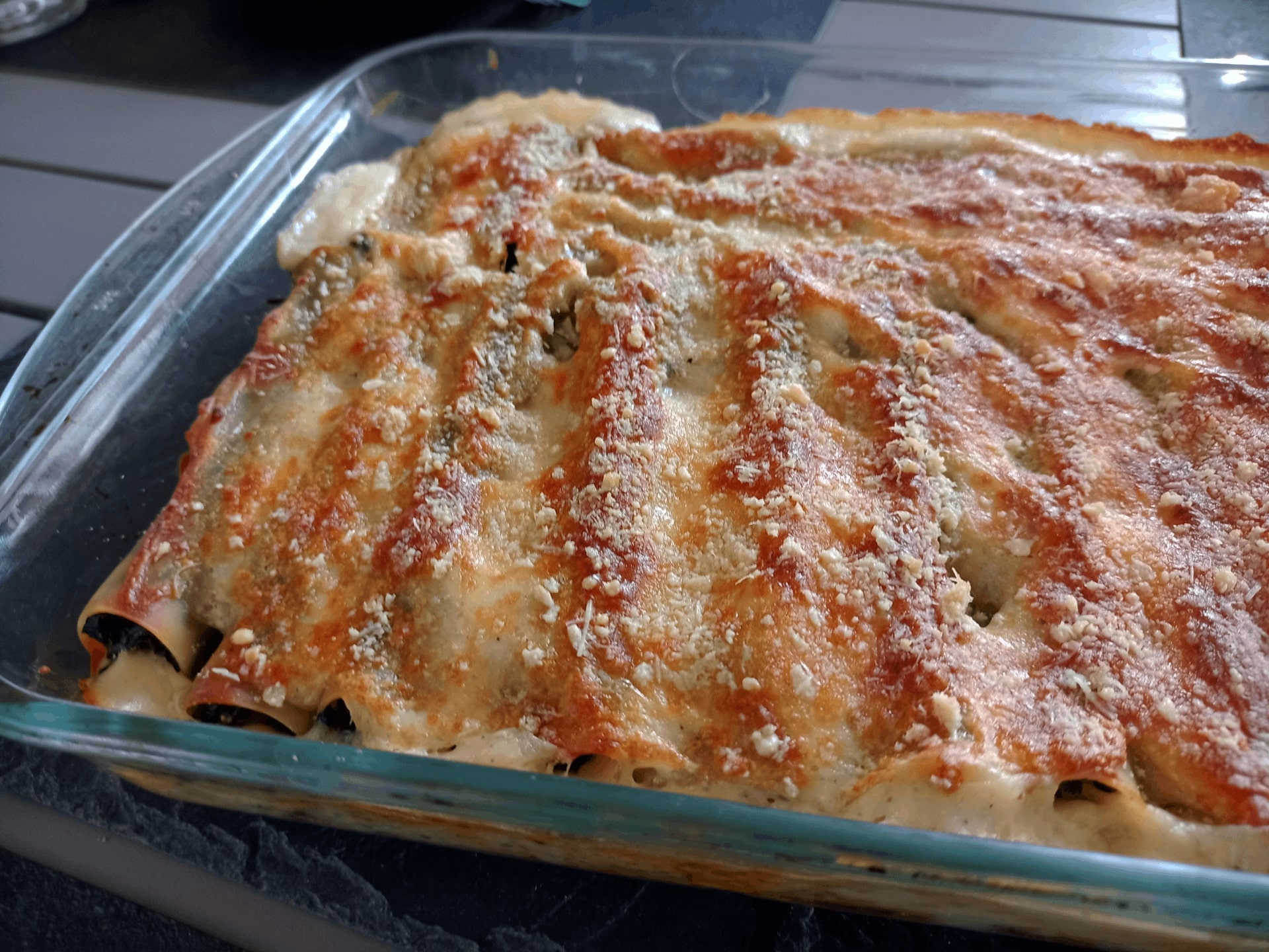 Vu du plat de cannellonis épinard et feta